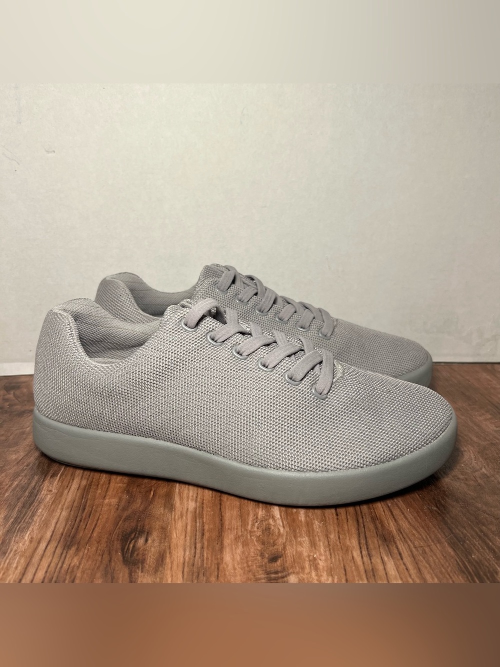 ATOMS 000 men’s size 6.5 women’s size 8